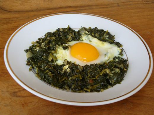 Yumurtalı Ispanak Kavurması Tarifi ve Malzemeleri